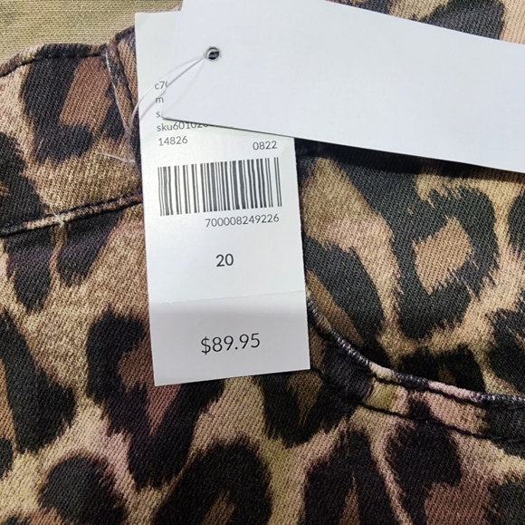 ❤️SOLD!❤️ Leopard jeans, with tags - Picture 3 of 5